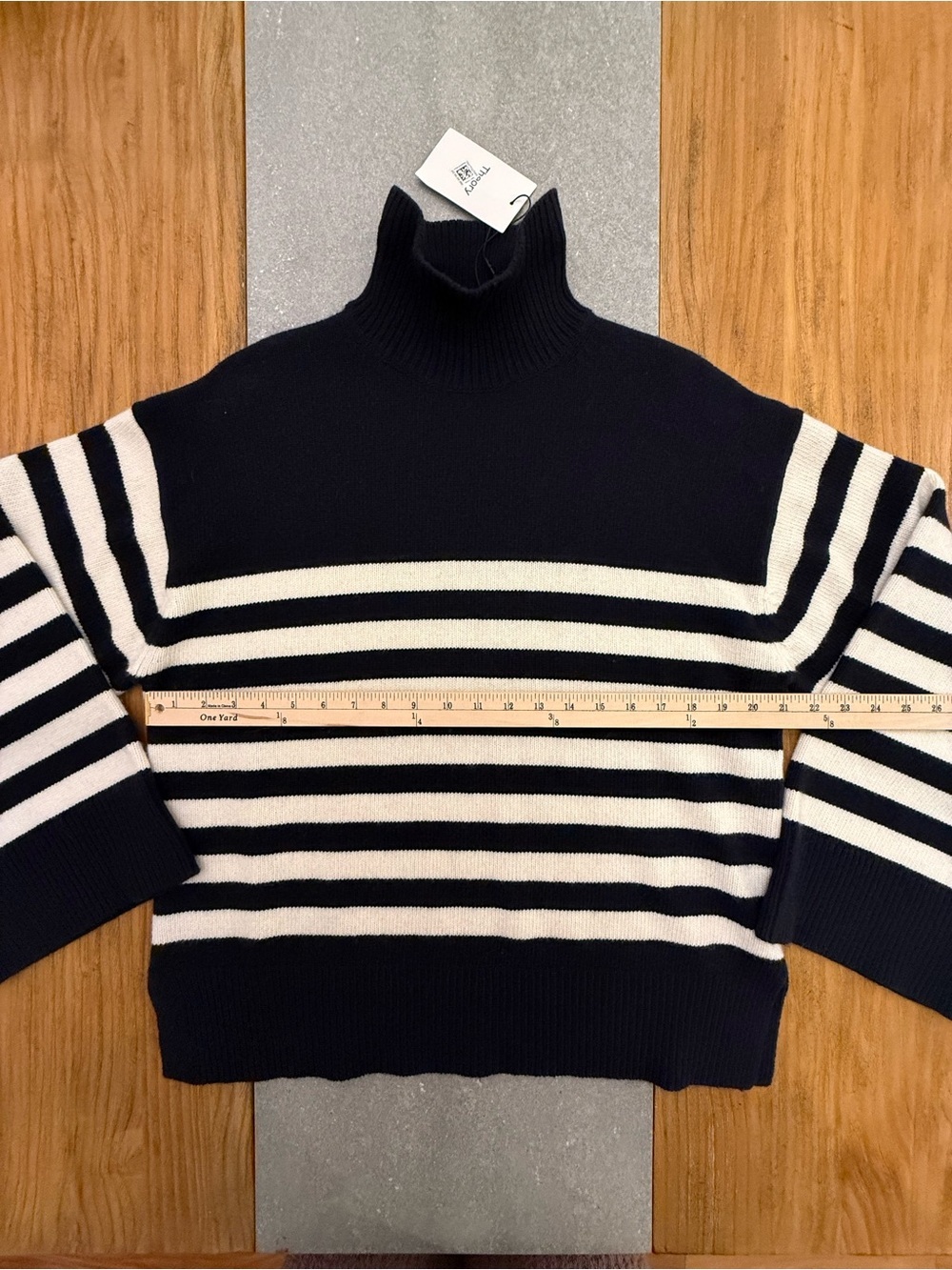 Theory Stripe Felted Wool Cashmere Turtleneck Sweater Navy Ivory Large NWT - Picture 7 of 13